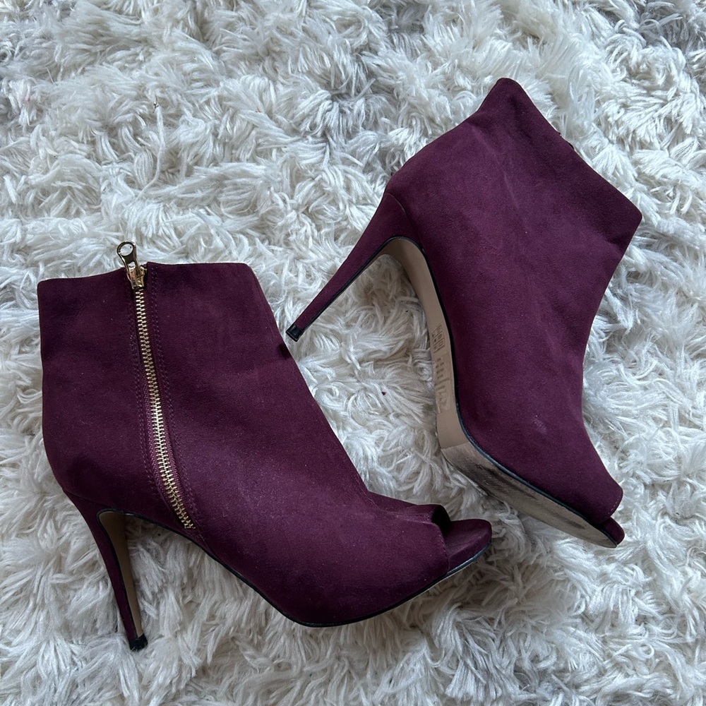 ☀️3/$25 Express peep toe heeled booties 10 wine dark purple